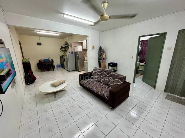 saujana apartment 1