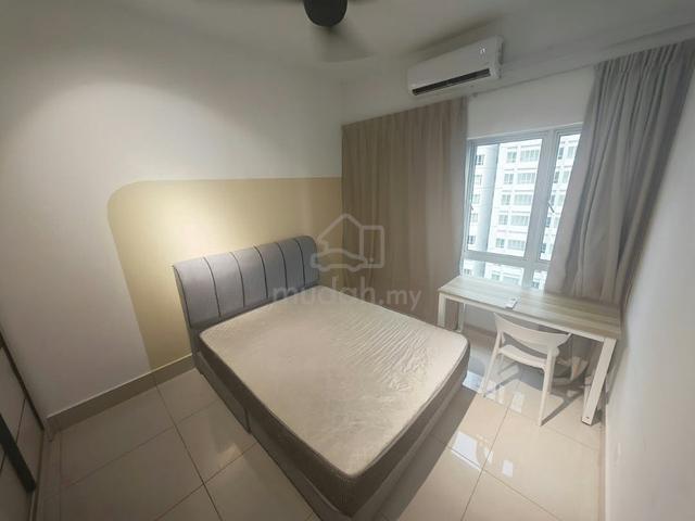 Master room Female Unit Razak City Fully Furnished 1