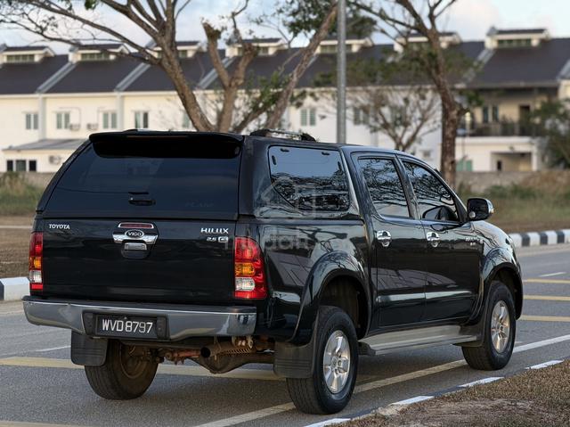 2011 Toyota HILUX 2.5 G FACELIFT (A) - 4