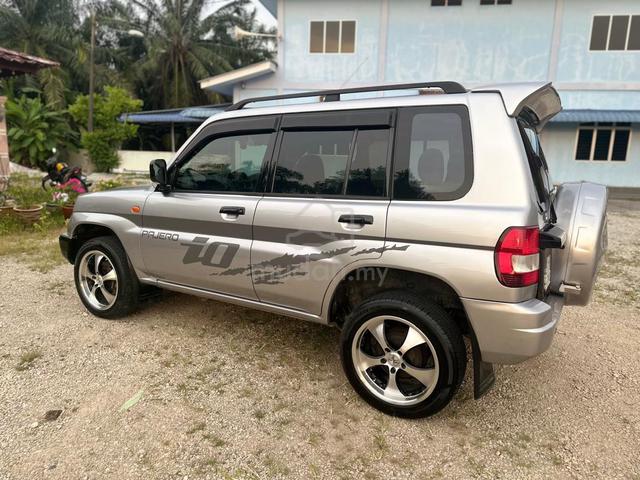 2003 Mitsubishi PAJERO iO - 2