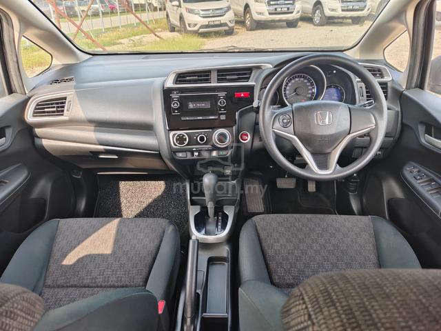 2017 Honda Jazz 1.5 E F/Service Macam Baru - 3