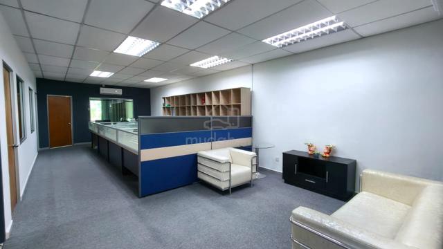 Taman Molek 3 Storey Shop (2nd Floor) For Rent 1