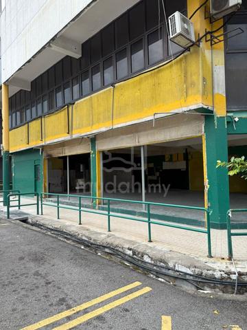 Taman Sri Gombak corner shoplot for rent NEXT TO GIANT HYPERMARKET 1
