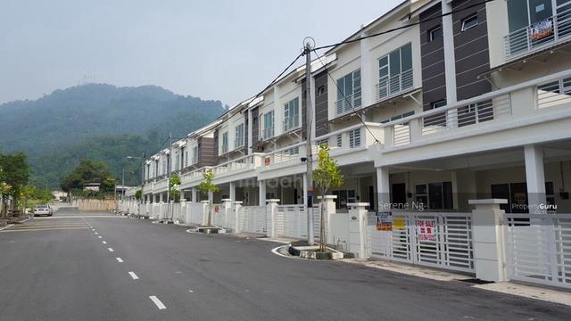Permai Gardens , 3-Storey Terrace House 1