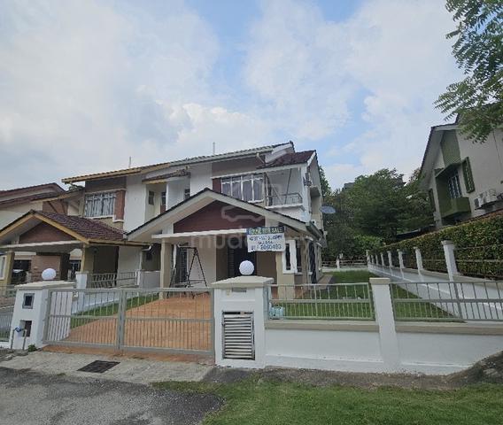 Emerald Jasper Semi-D | Prime Location | Spacious Family Home 1