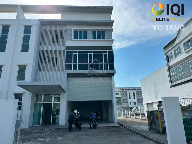 Golden Gateway Semi D Factory For Rent Facing Main Road 1