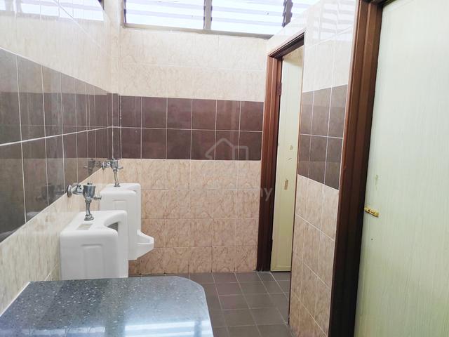 Georgetown office lot near high court with centralise aircond 3
