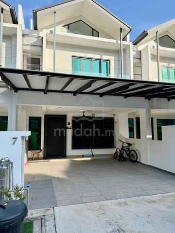 Double Storey Link Villas Andira Park Puchong Renovated Freehold 1