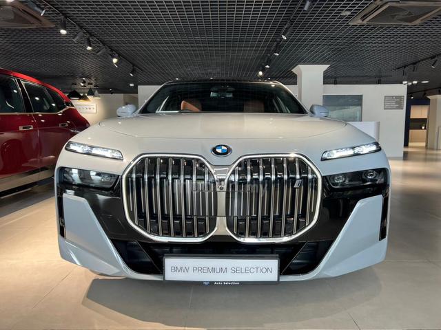 2023 BMW I7 xDrive60 M SPORT - Original CBU Unit - 2
