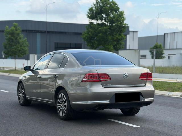 [2015] Volkswagen PASSAT 1.8 TSI (CKD) ENHANCED - 2