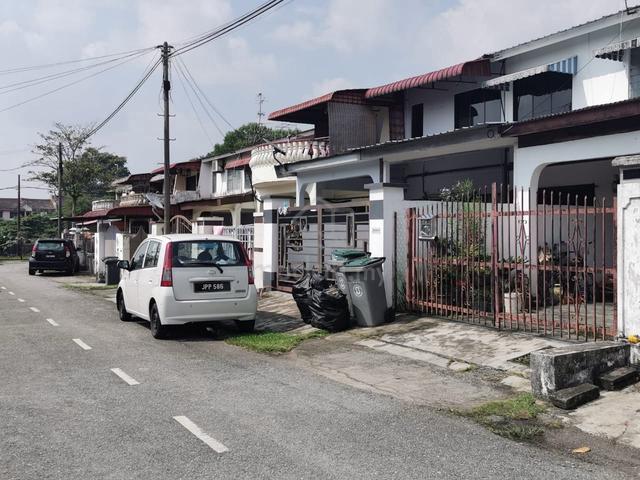 Damai Jaya Skudai 2 storey low cost for rent 1