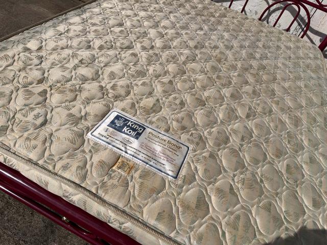 (Kingkoil) 8'' Spring Coil Tilam Queen Mattress - photo 5 of 5