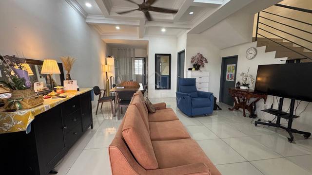 Teres 2 Tingkat di Kita Bayu - Renovated & Extended 1