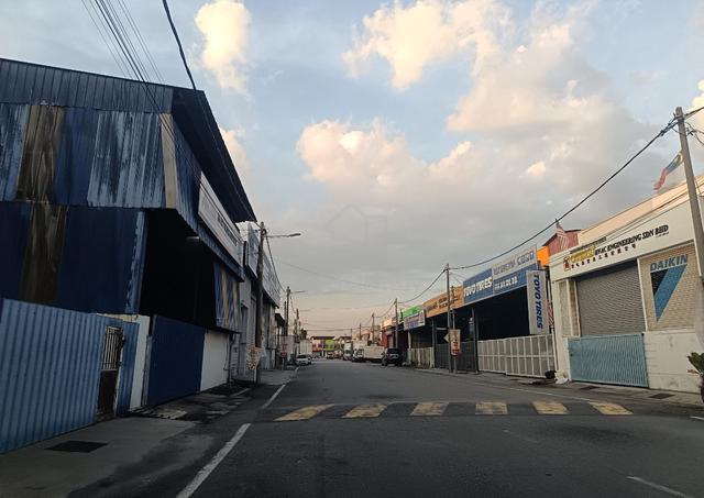 Nice Corner Warehouse IKS Merdeka Permai 1