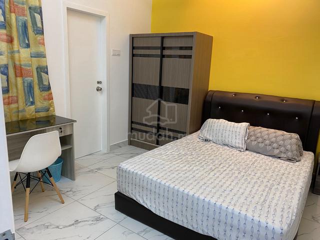 Furnished Middle Room with Shared Bathroom for Rent at Bukit Banyan 1