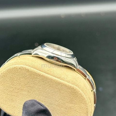 Carousel Image