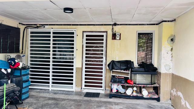 double story Bandar Saujana Putra 1