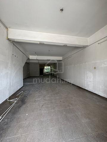 Mengkuang GF Shop Rent (Facing Main Road) 4