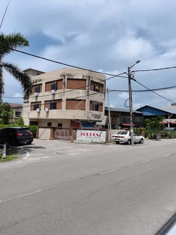 Muar town jalan daud three storey shoplot for sale 1