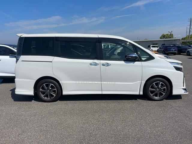 2021 Toyota VOXY 2.0 ZS KIRAMEKI III MODELISTA KIT - 5
