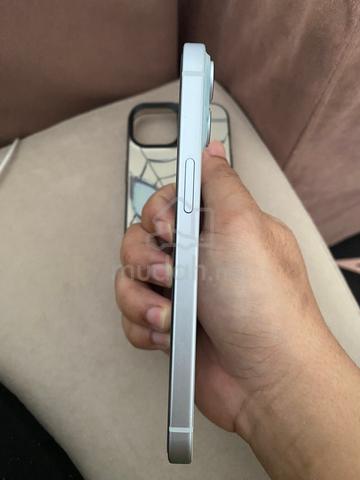 Iphone 15 - blue - photo 3 of 6