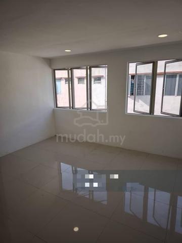 Taman Perindustrian KIP 4sty Shop Lot For Sale 5