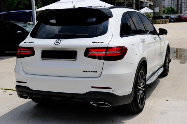 Mercedes Benz GLC250 2.0 AMG SHOWROOM CAR 1 DATIN - 4