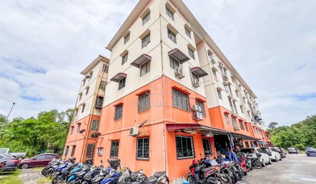 Pangsapuri Cempaka (Bukit Puchong 2) 1