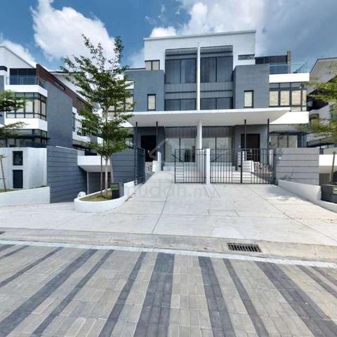 Grove, Lake Fields, 3sty Semi D For Sale 1
