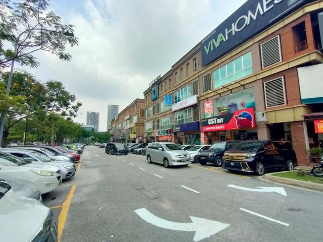 Kota Damansara The Strand 4 storey with Lift Good ROI Walking to MRT 1