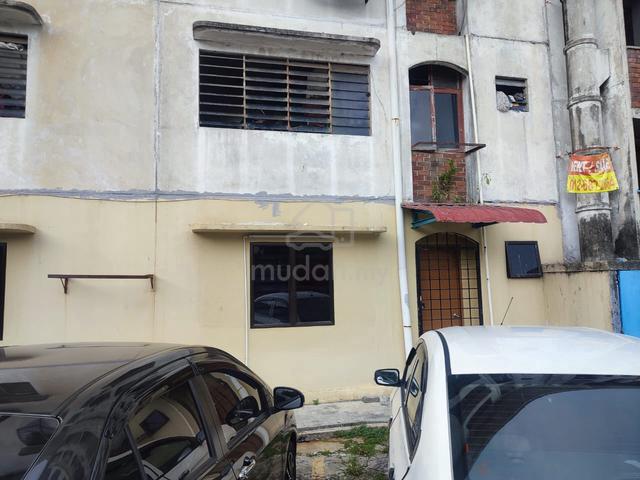 Flat PKNS Seksyen 24 Shah Alam 1