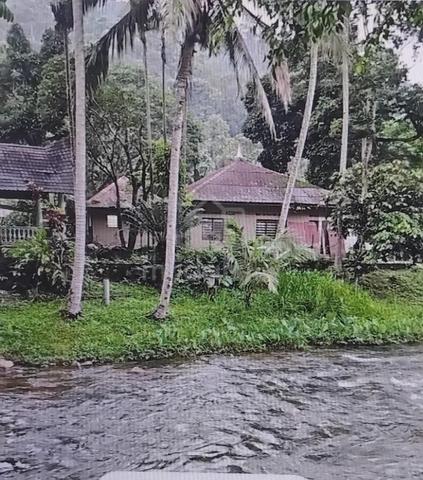 Hulu Langat. Pongsun. Batu 21. Tepi Sungai.3.6 ekar. Cantik!! . Resort 1