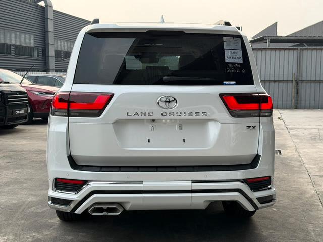 2024 Toyota LANDCRUISER 3.4 ZX 8K km only 5A RDL - 3