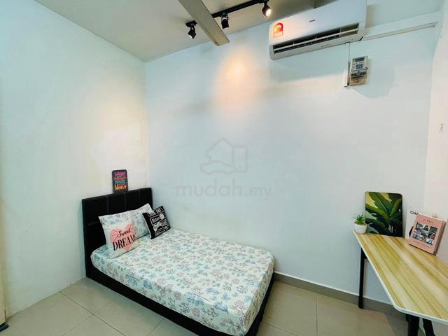 Single Room at Suriamas Condominium Pjs10,Zero Deposit Fully Furnish 1