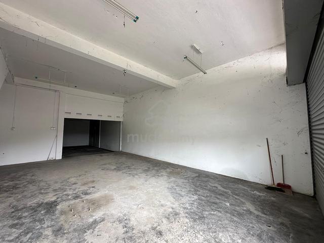[Kampung Lapan] Hot Area Double Storey Shoplot Facing Padang for Rent 1