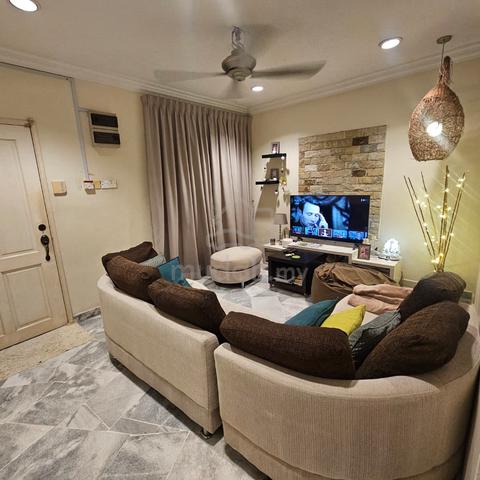 Semi Furnished 2 Storey House At Putra Height Subang 1