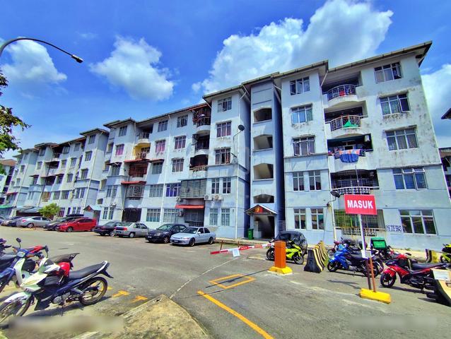 Kiambang Apartment 1