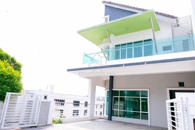 Corner Lot 3 Storey Semi D Below Market Taman Damai Mewah Kajang 1