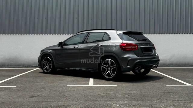 Mercedes Benz GLA250 4MATIC ORI SUPER LOW MILEAGE - 4