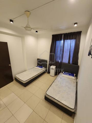 Sharing Medium Room, Female , USJ  1