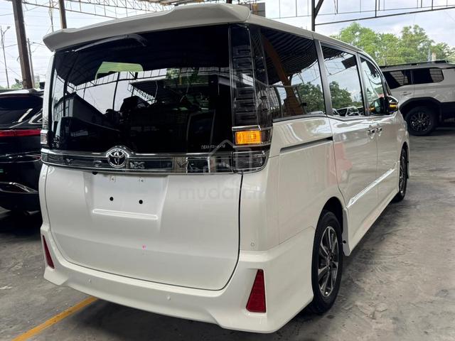 2021 Toyota VOXY 2.0 ZS KIRAMEKI 3 8YRS WARRANTY - 5