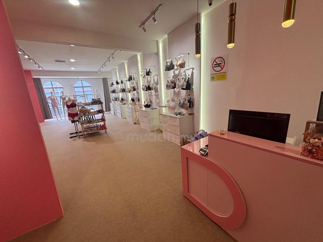 mount austin heights 7/2 22x70 first floor office shoplot salon beauty 1