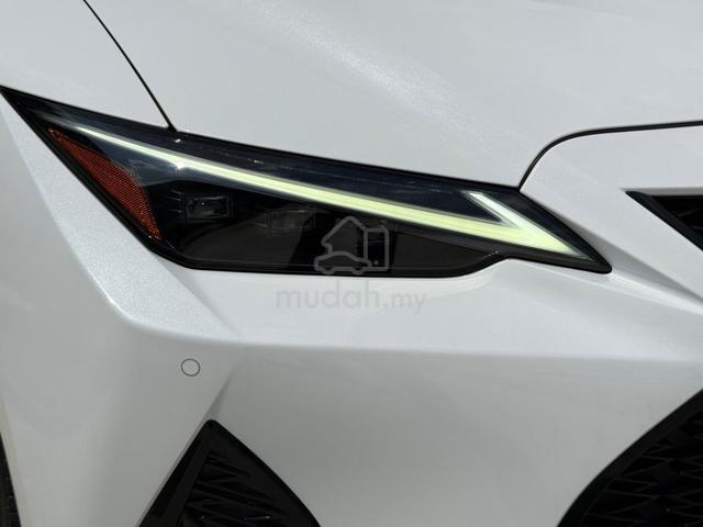 Lexus IS300 2.0 F-SPORT MODE BLACK GLITTER 2022 - 2