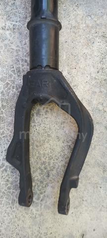 Honda Elysion RR1 front absorber  - photo 5 of 5