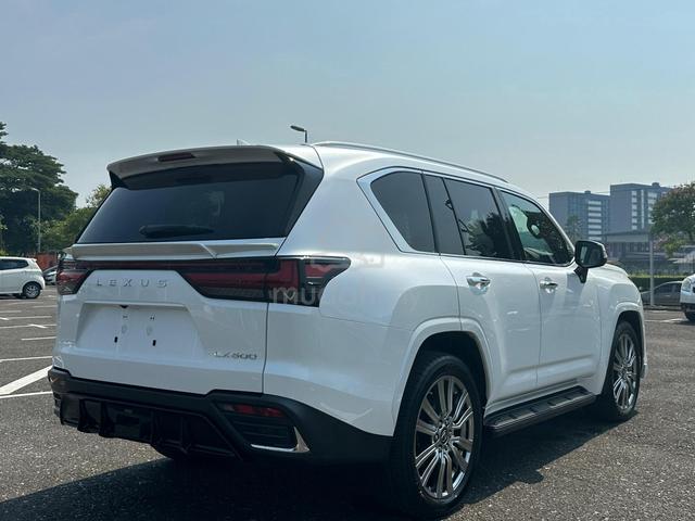 2022 Lexus LX600 Executive - 3