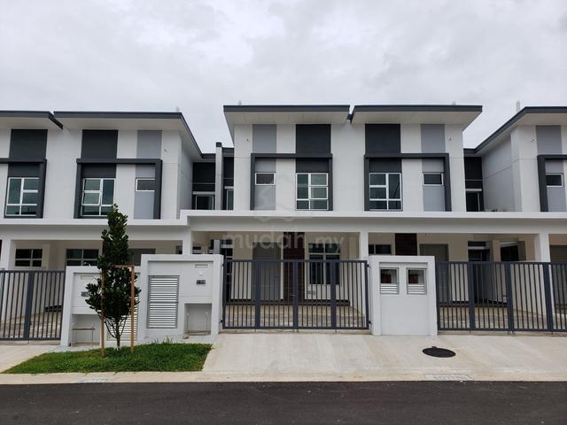 Ayera Residences / Permas Jaya / 2 Storey Terrace / 20x70 sf 1