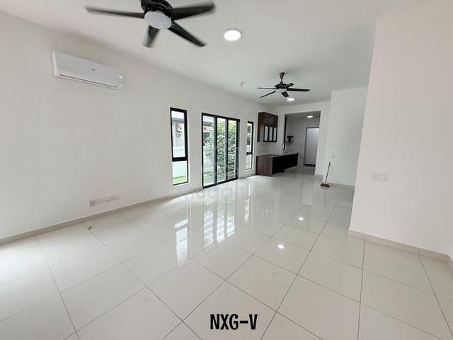 Good Condition Double Storey Cluster Semi-D@ Periwinkle Bandar Rimbayu 1