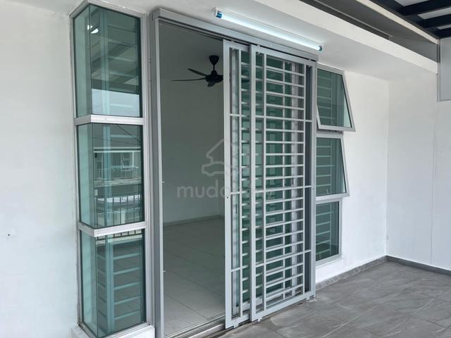 Senai Scientex Utama 2.5 storey House for Sale 1