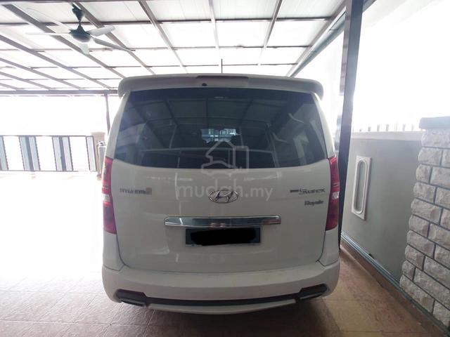 2015 Hyundai GRAND STAREX 2.5 ROYALE DELUXE - 2