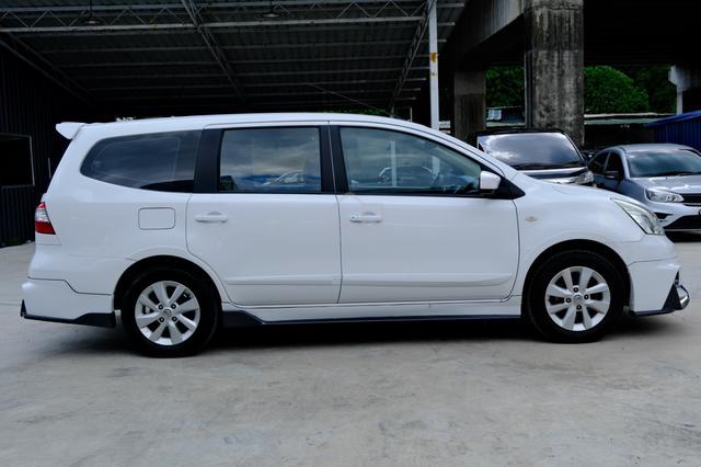 Nissan GRAND LIVINA 1.6 IMPUL 1.8 FULL LOAN OTR !! - 3